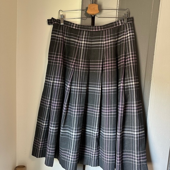 Pendleton VTG pleated skirt 100% Virgin Wool - Picture 2 of 5